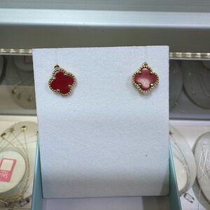 Beautiful 14KT Gold and Red Clover studs Earrings